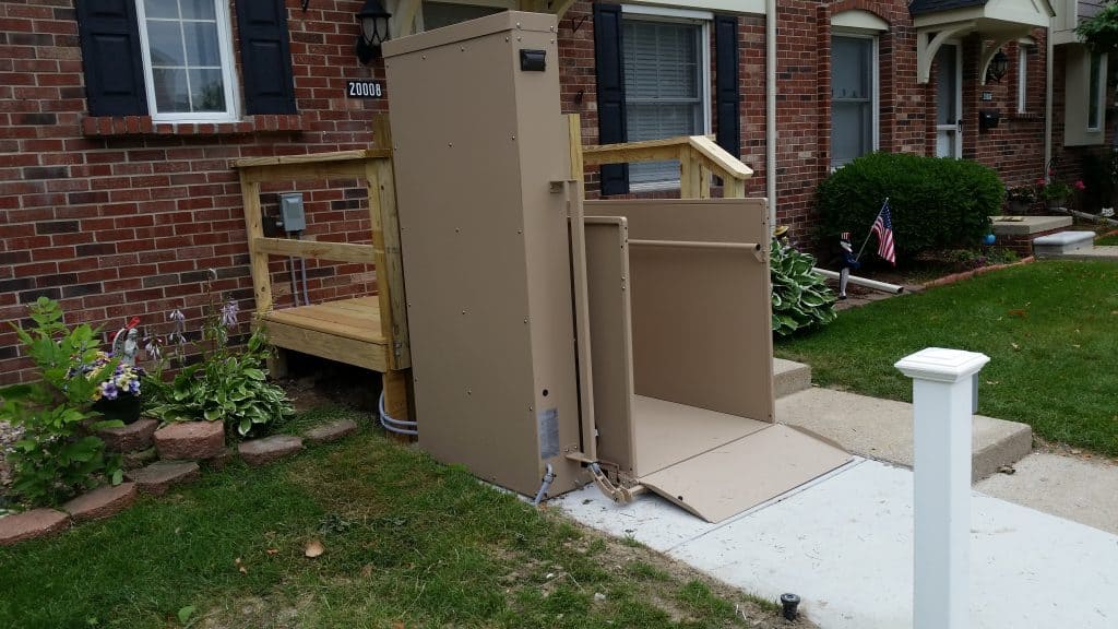 vertical wheelchair lift macomb county